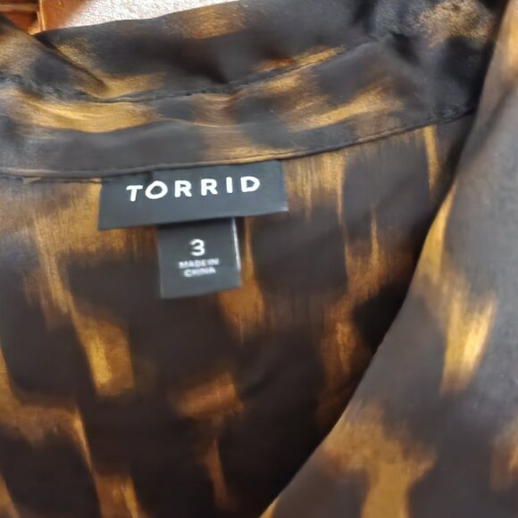 Torrid Madison Satin Button-Up Long Sleeve Shirt Sz 3 - Picture 5 of 5